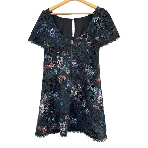$495 Marchesa Notte Women's Black Floral Cutout Lace Overlay Shift Dress Size 8 - Picture 4 of 6